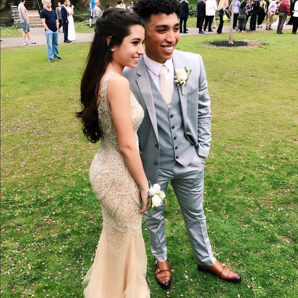 PROM DRESS - Picture 3 of 4